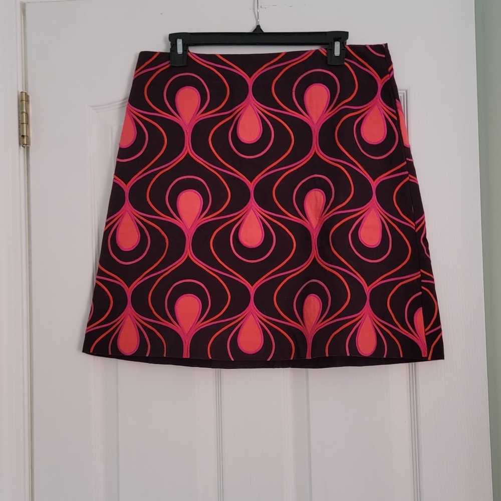 ADORABLE Boden embroidered skirt